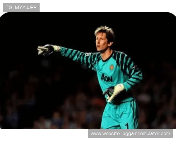 范德萨亮相海港主场,谈吉祥物对球迷文化意义 范德萨亮相海港主场,谈吉祥物对球迷文化意义